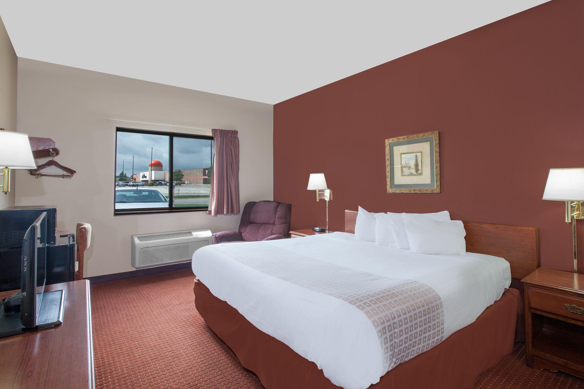 Super 8 By Wyndham Mason City Εξωτερικό φωτογραφία