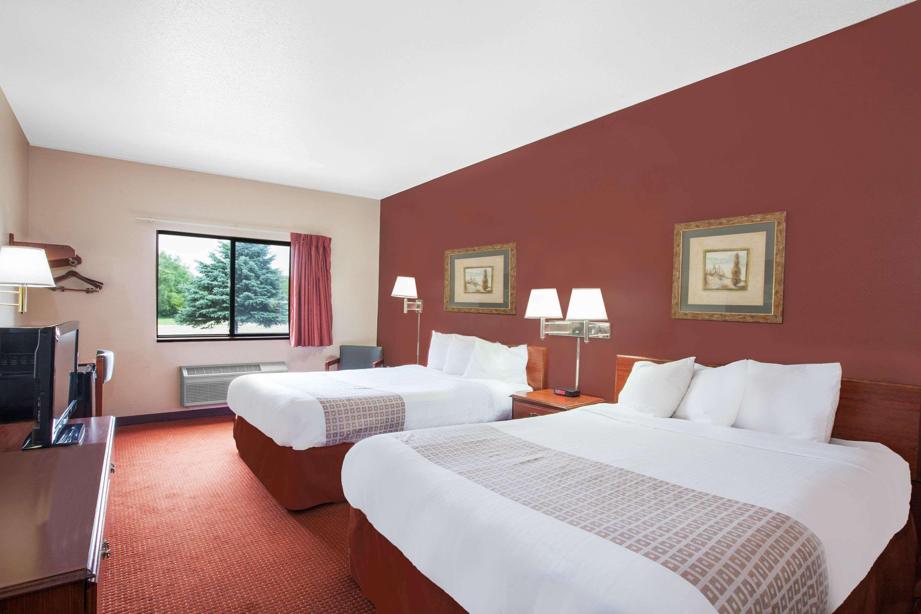Super 8 By Wyndham Mason City Εξωτερικό φωτογραφία