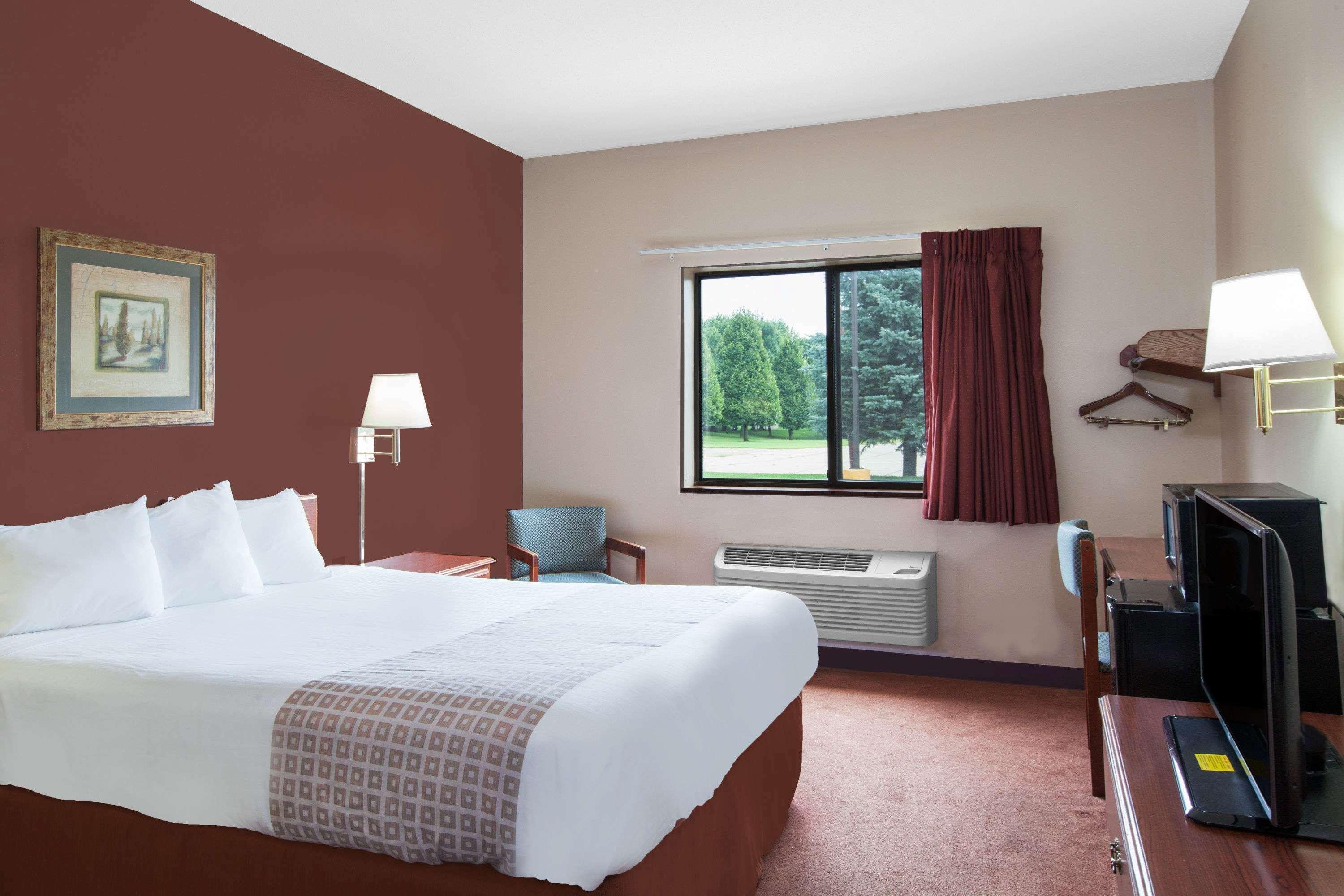 Super 8 By Wyndham Mason City Εξωτερικό φωτογραφία