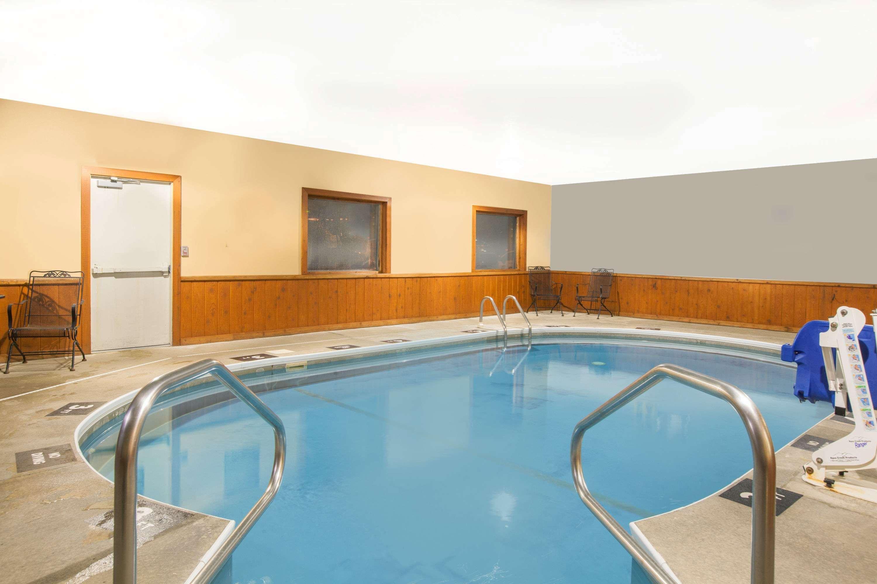Super 8 By Wyndham Mason City Εξωτερικό φωτογραφία
