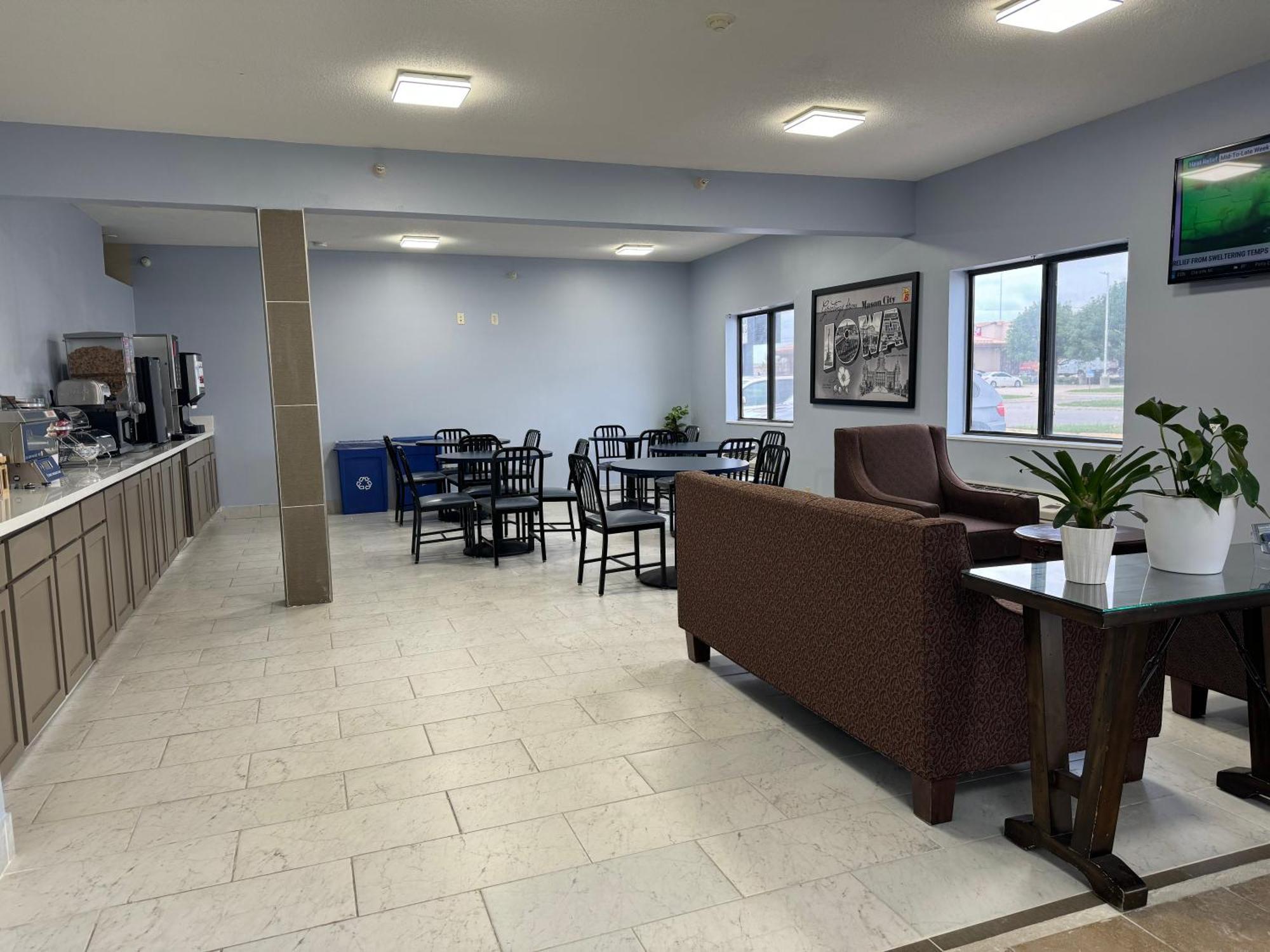 Super 8 By Wyndham Mason City Εξωτερικό φωτογραφία