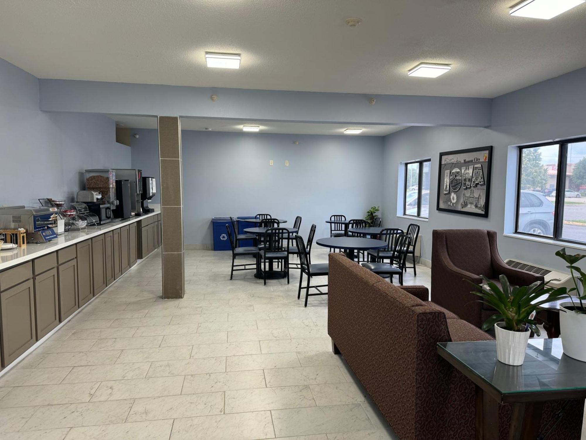 Super 8 By Wyndham Mason City Εξωτερικό φωτογραφία