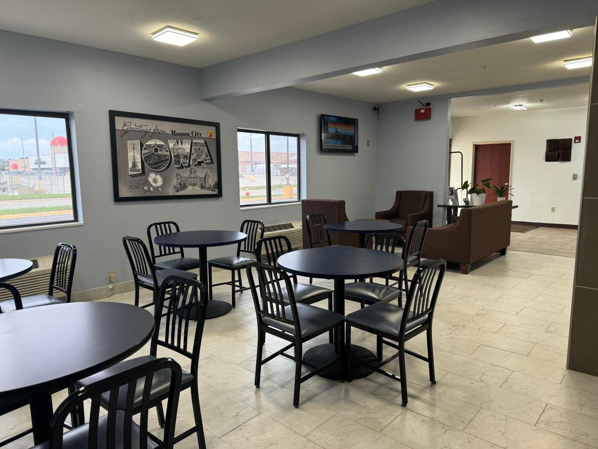 Super 8 By Wyndham Mason City Εξωτερικό φωτογραφία