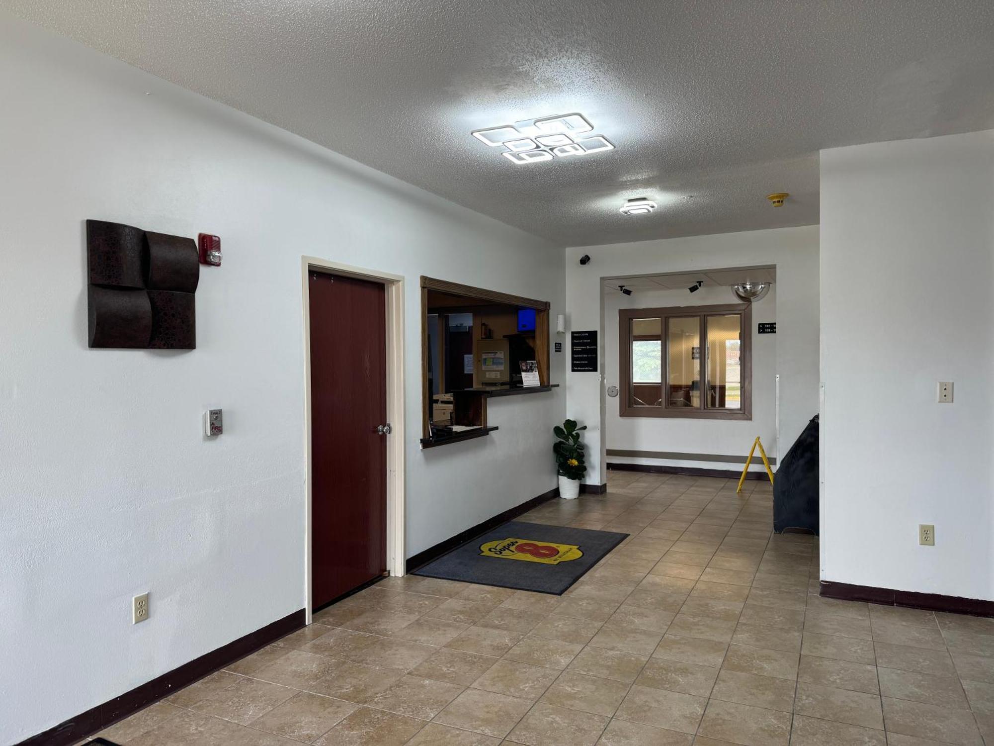 Super 8 By Wyndham Mason City Εξωτερικό φωτογραφία