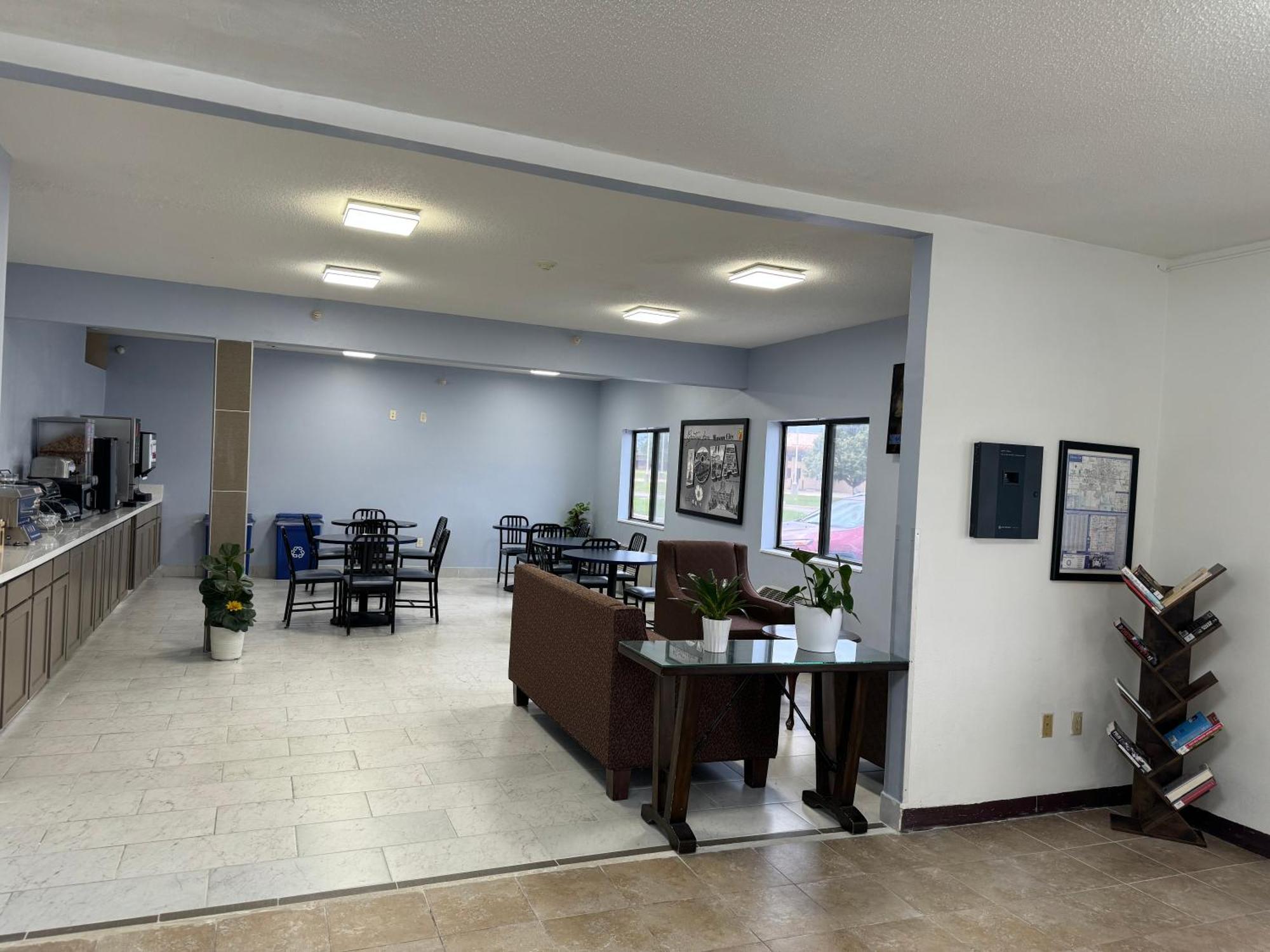 Super 8 By Wyndham Mason City Εξωτερικό φωτογραφία