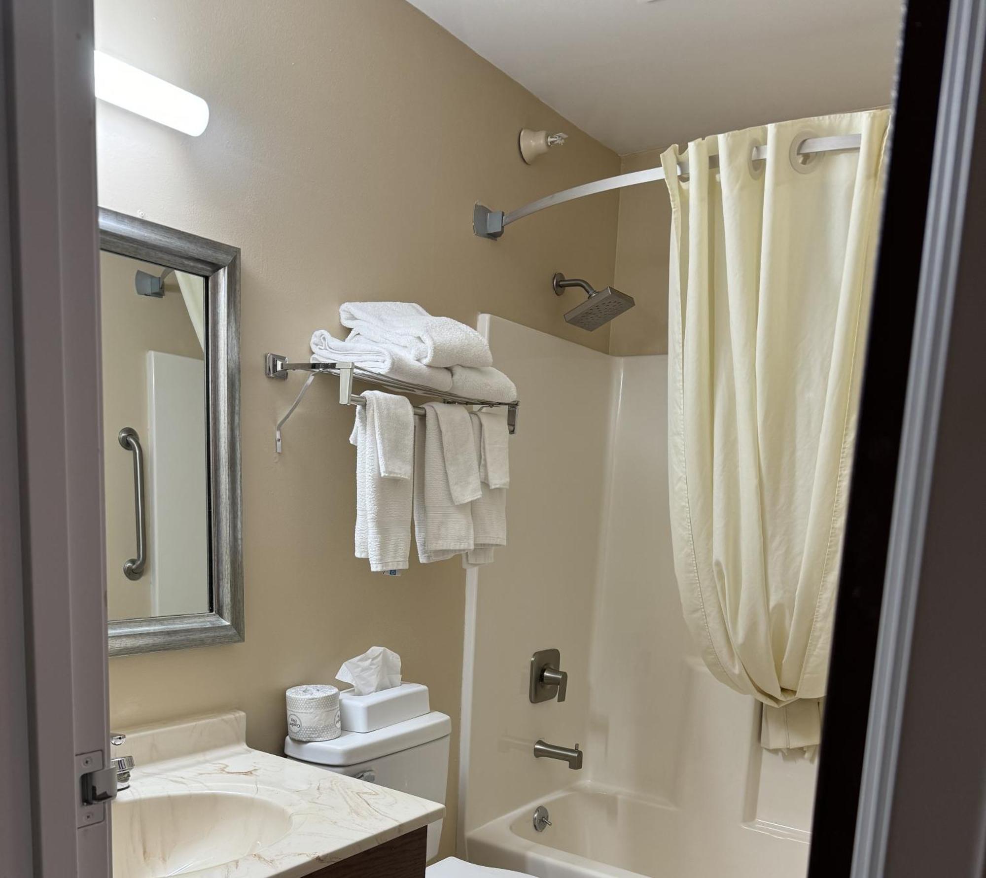 Super 8 By Wyndham Mason City Εξωτερικό φωτογραφία